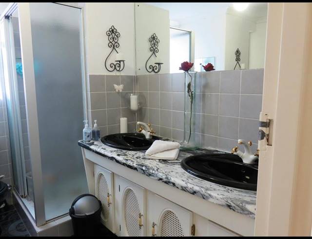 4 BEDROOM HOUSE FOR SALE IN COUNTRY CLUB